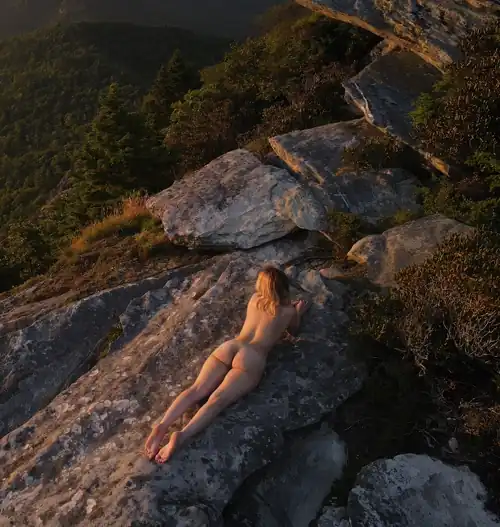Mountain peaks and cheeks ⛰🌞🍑 [f]