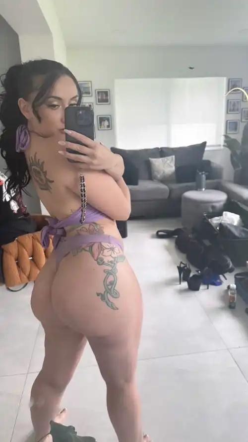 Mandy on set 😈