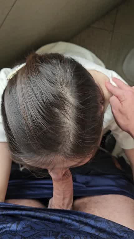 Blowjob in the men's room from a Chinese princess