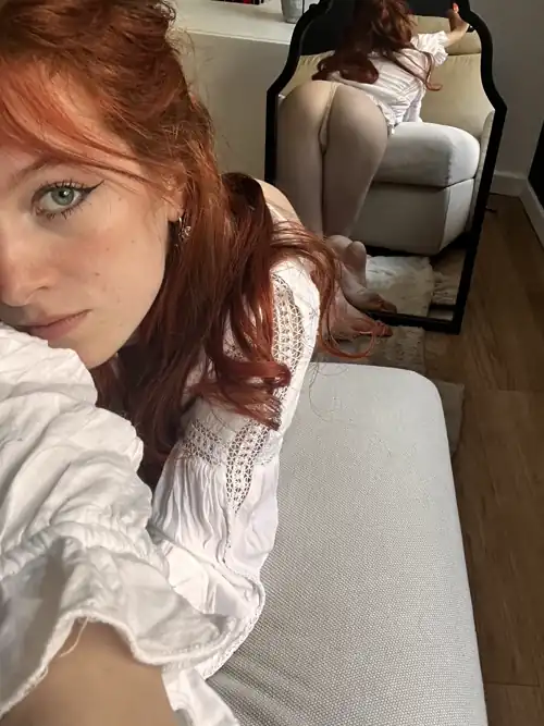 Just a 5’1 goth <3 (F18)