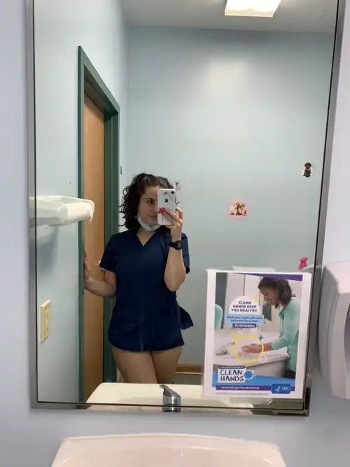 would you tongue a vet tech's kitty?🐱