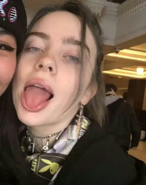 👅