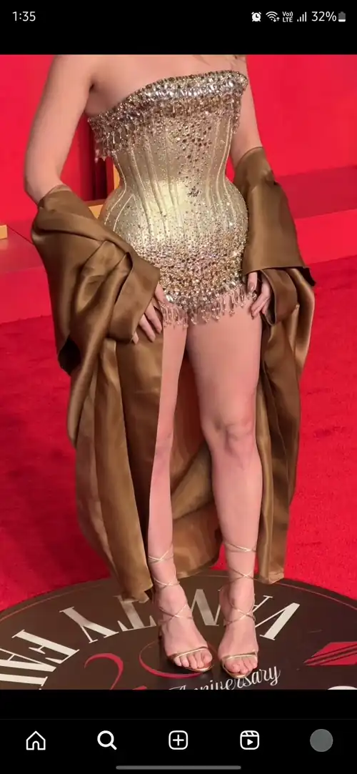 Guess who's pretty legs and feet ;) 