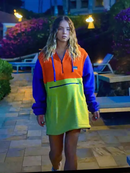 Where was you introduced to any of the cast before the show. I'll start Sydney Sweeney the white lotus 🪷 so her acting got me hooked. So I don't see her just for her boobs, a friend actually suggested I watched euphoria cause I never heard of it and after the first 5 mins of Cassie I was hooked.