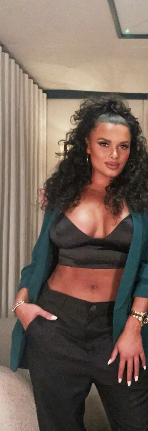 Joy looking good