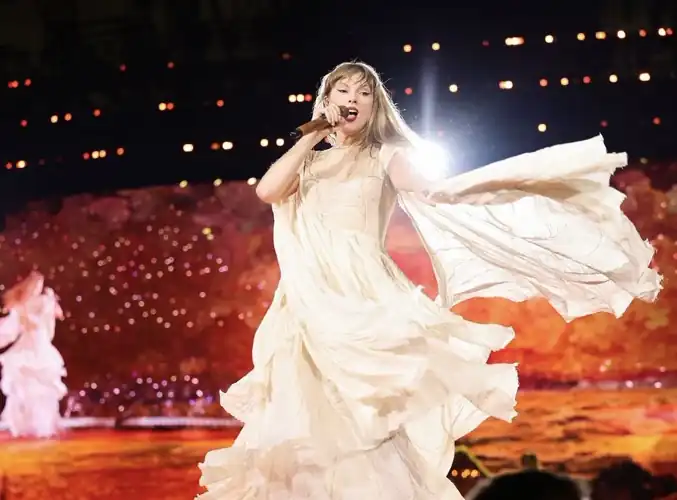 She's out of this world💕💕