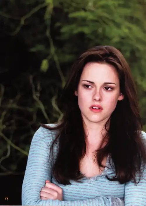 Kristen - Twilight New Moon Production Still.