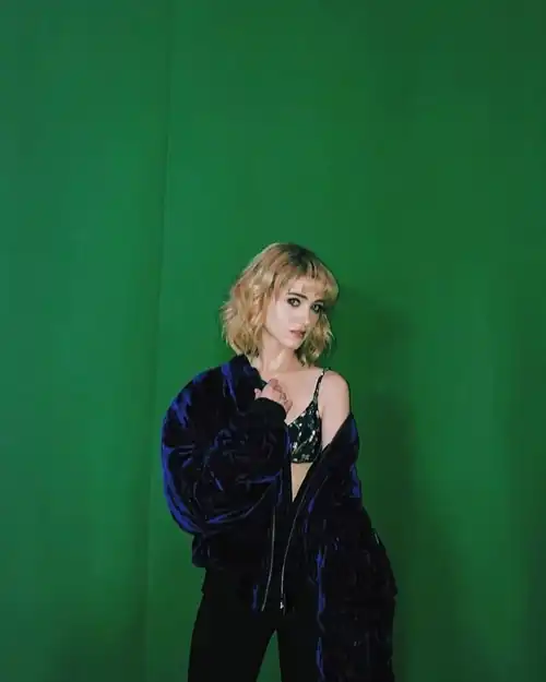 Behind the scenes shot from James Bay's "Wild Love" music video.