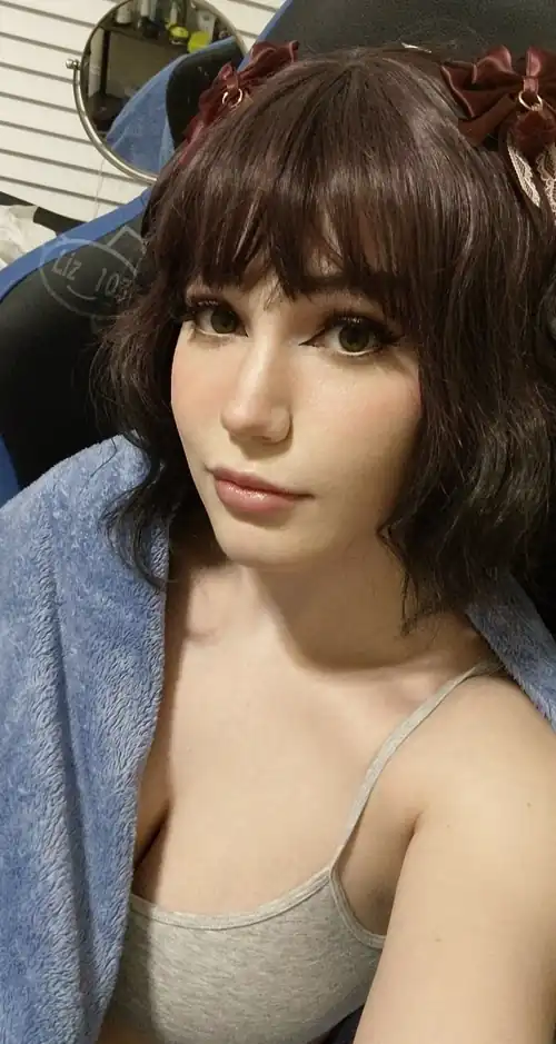 [f] Here's me :)