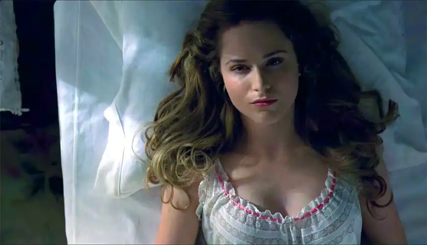 This was the shot that got me to start watching Westworld. Gorgeous!