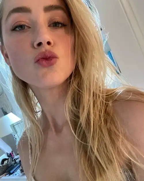 How could anyone resist her beauty?