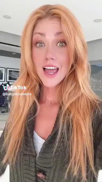 Sweater weather | IG/TikTok, November 2023