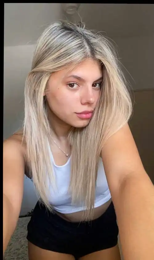 I still fit in this outfit from 3 years ago!