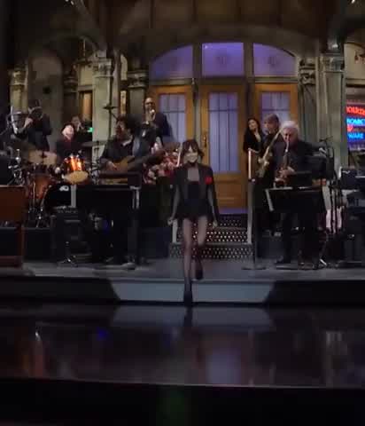 SNL Monologue Entrance