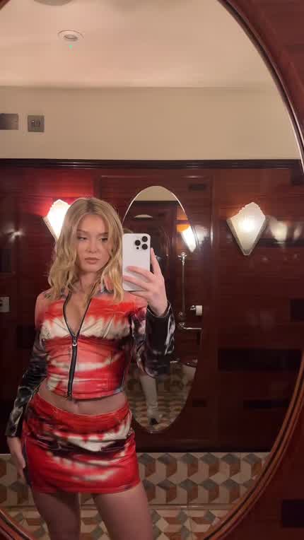 Zara teasing us with some TikTok cleavage! 🤤