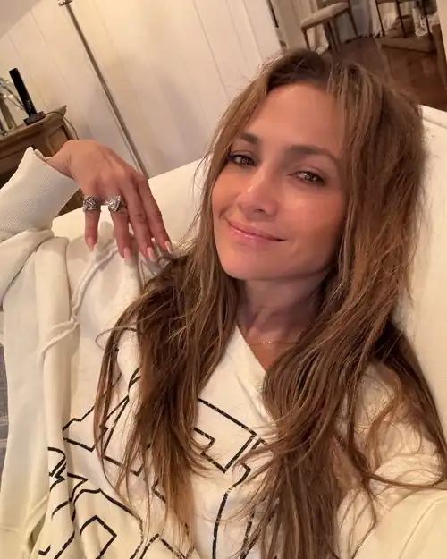 New Jennifer selfie photo | IG July 2024