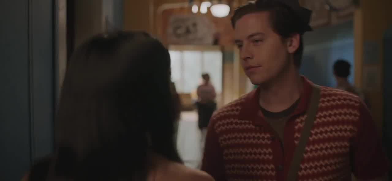 Veronica & Jughead kiss 