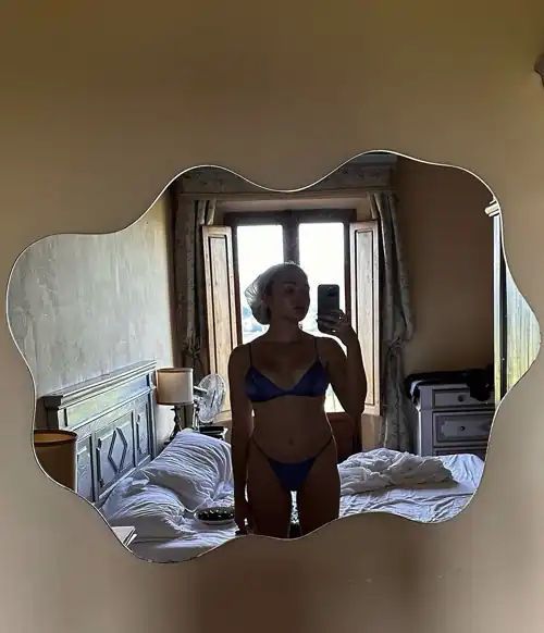 Mirror selfie via IG Post October 2023