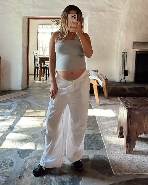 Ashley Tisdale pregnant