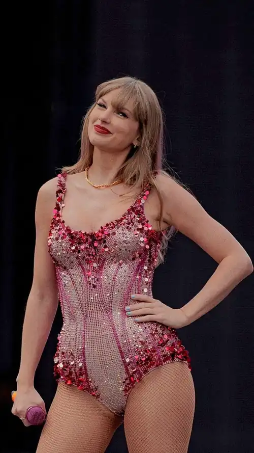 She's absolutely stunning 