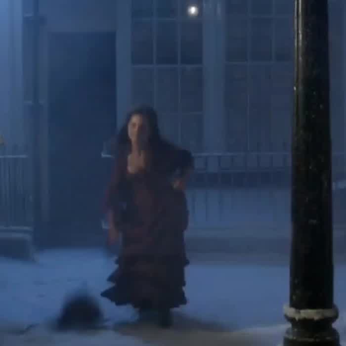 Victorian Clara's bouncy chest running