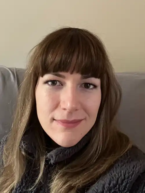 I got clip in bangs, how’s it look? 🤭