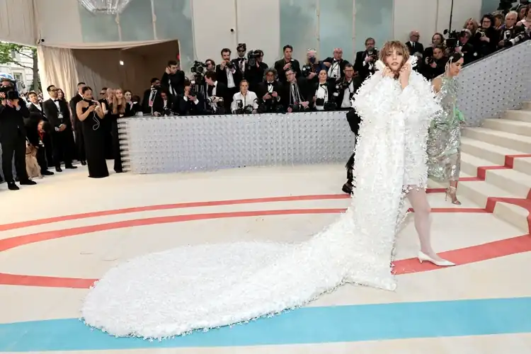 The full ensemble - Met Gala 2023 - 05-01-2023