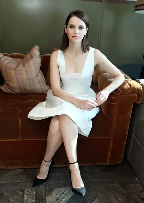 A very Happy Birthday to the gorgeous Felicity!