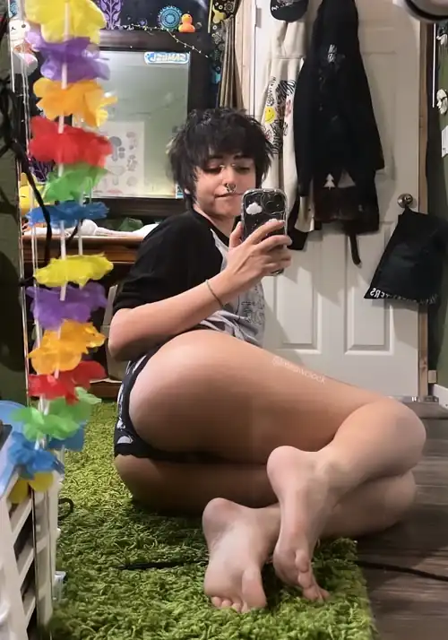 anyone like trans boys?