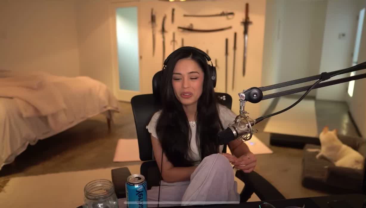 Rae talking about Poki winning the legacy award <3