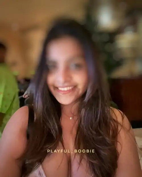 What are you looking at... My smile or the play(f)ul me 🤭