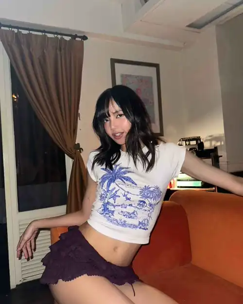 Easy to lift skirt, easy to freeuse slut 