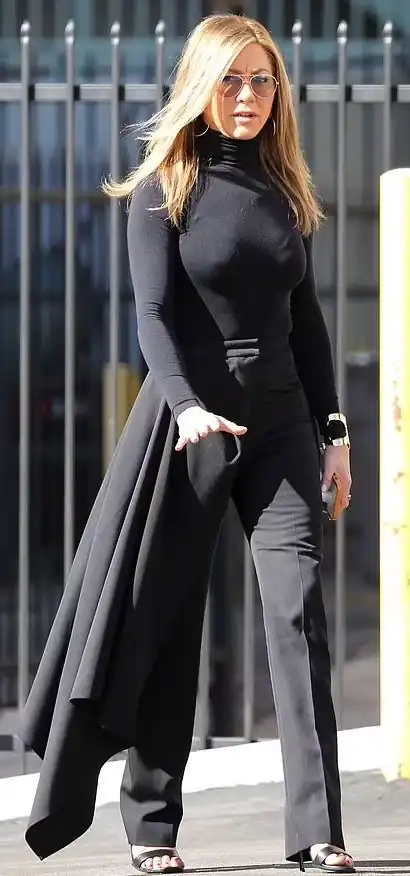 Jennifer Aniston, 53