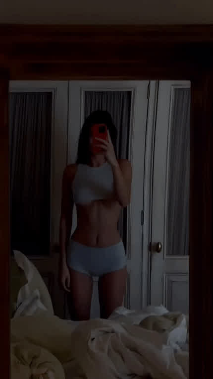 Kendall | by the bed | IG | June 2023