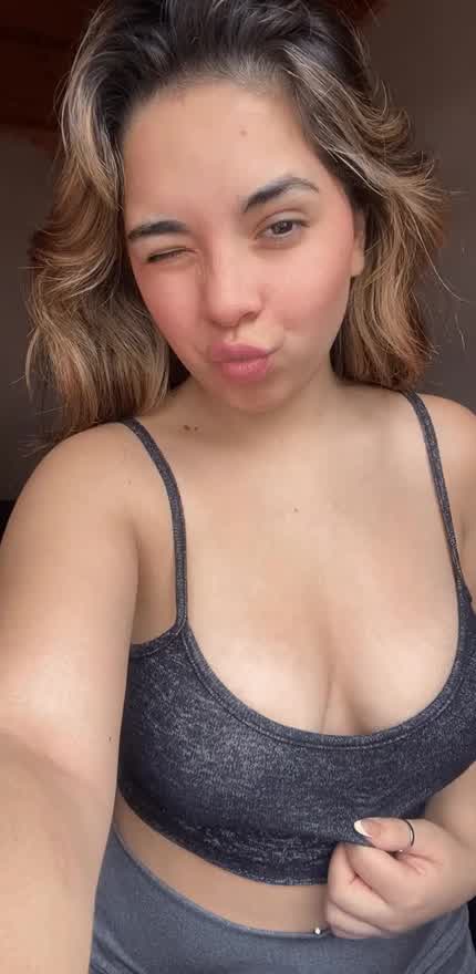Do you find petite girls with big natural boobs pretty? [F18]				