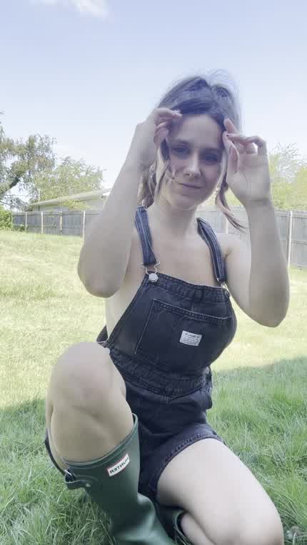 My titties wanted to come out and say hi ☺️☺️