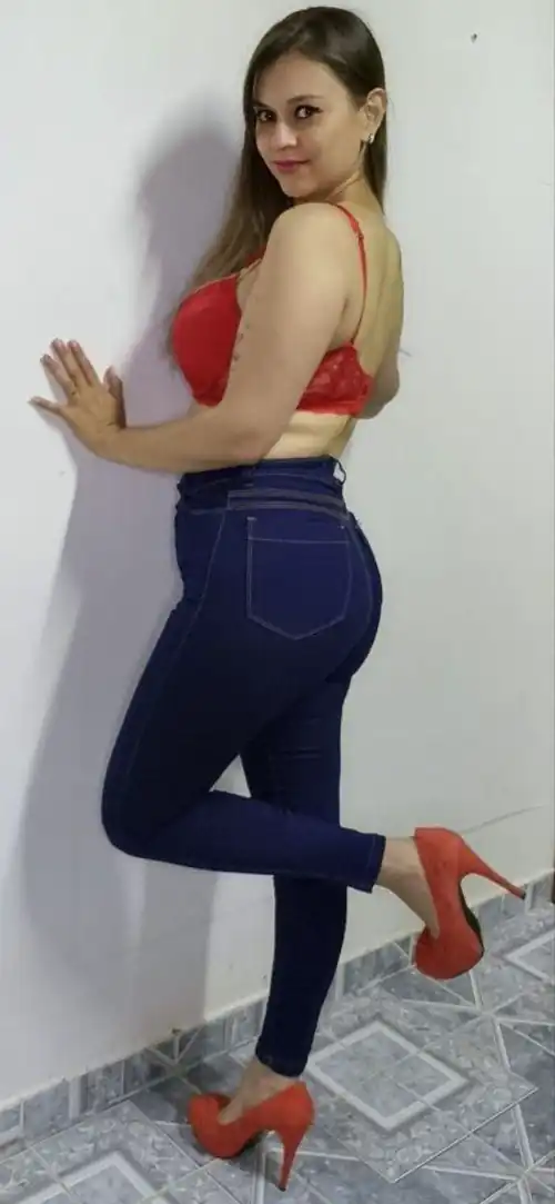 Bra, jeans and hells. Nothing more sexy than these combination.