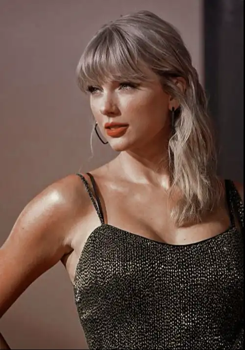 She's so perfect 😍😍😍