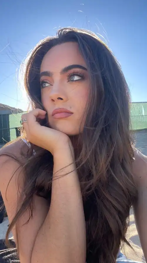 Looking pretty: NEW IG STORY 08-08-2023