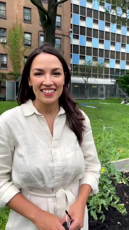We’re one nation under AOC heavy hangers 