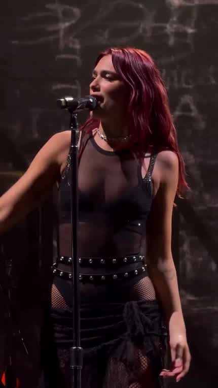Performing “These Walls” in Nimes | 6/12/24