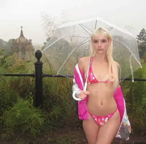 I love the rain <3