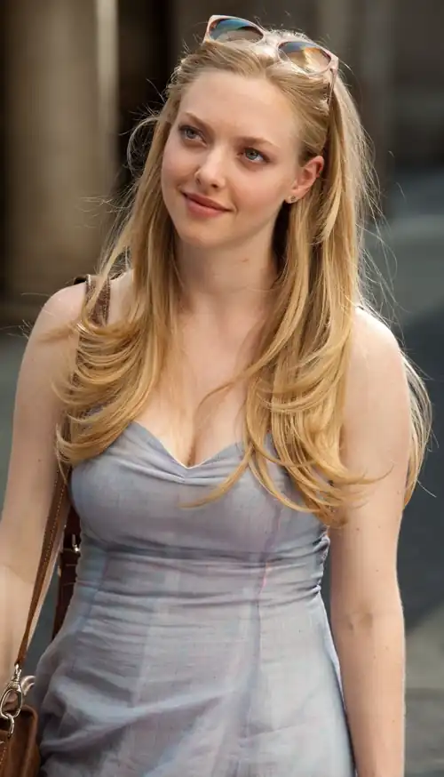 Such a beautiful woman ❤️