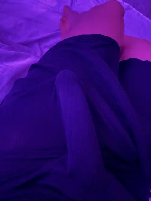 POV: you glance down at my lap while we are making out 👀