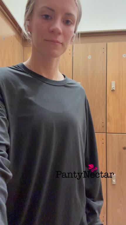 Flashing my titties inside the gym locker room
