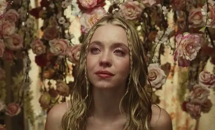 All people do is downplay cassie’s trauma. Having an abortion, your nudes/sex tapes leaked, being sexualised by family and your own mother, Father ABANDONING you, an alcoholic mother isn’t easy for a seventeen year old — “her trauma doesn’t excuse-“ empathise for a minute.