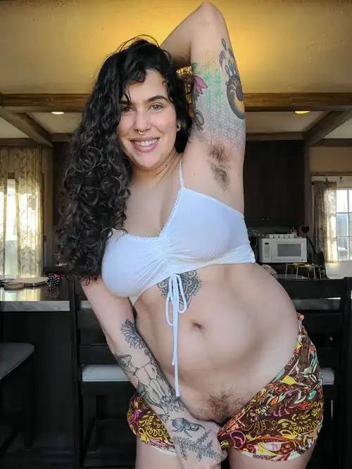 Mommy doesn't like to waste time shaving