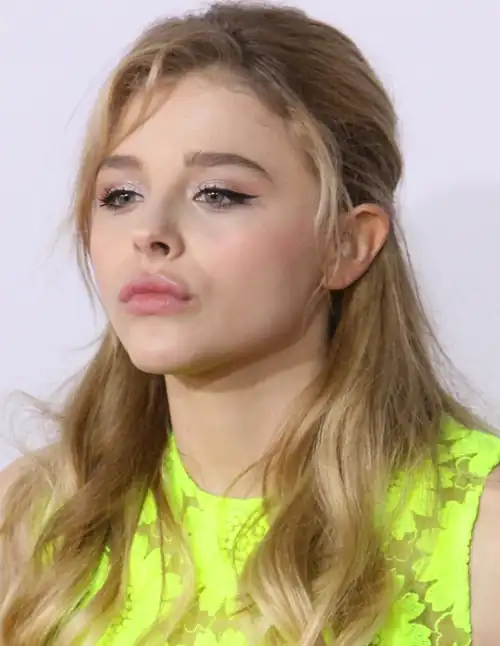 Pouty Chloë