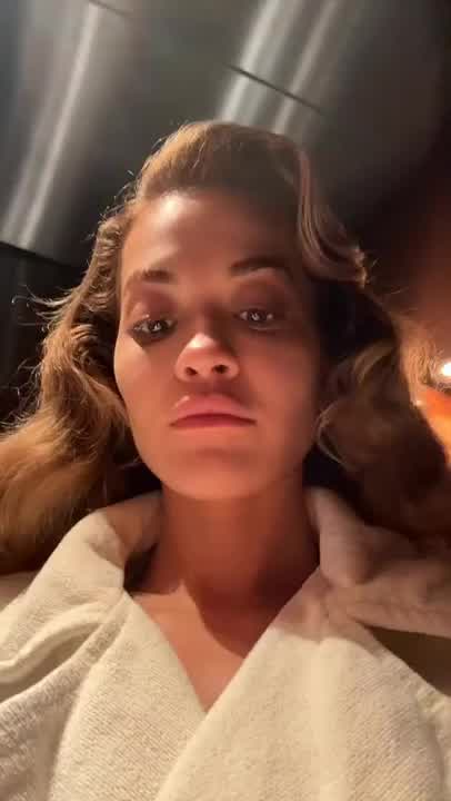 Relaxing in the sauna (April 2023)