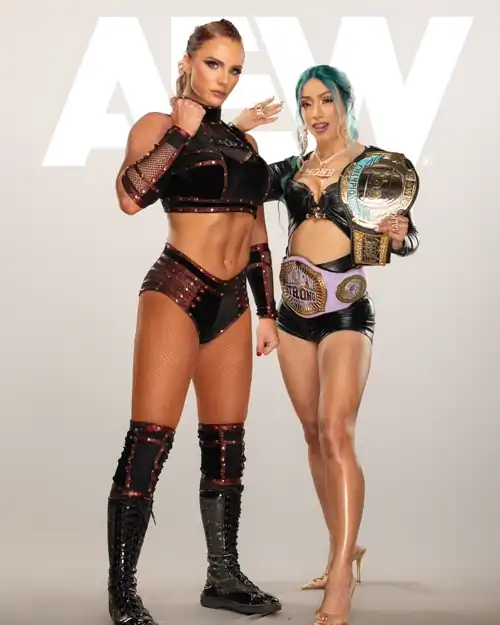 Mercedes Moné & Kamille